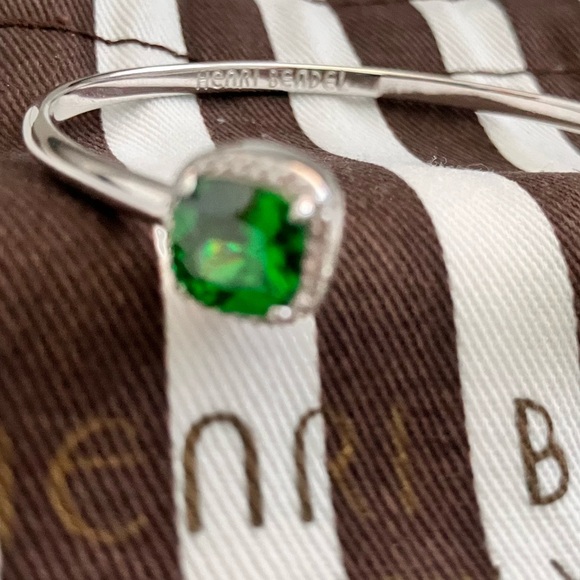 NWOT Henri Bendel open bangle bracelet. - Picture 3 of 7